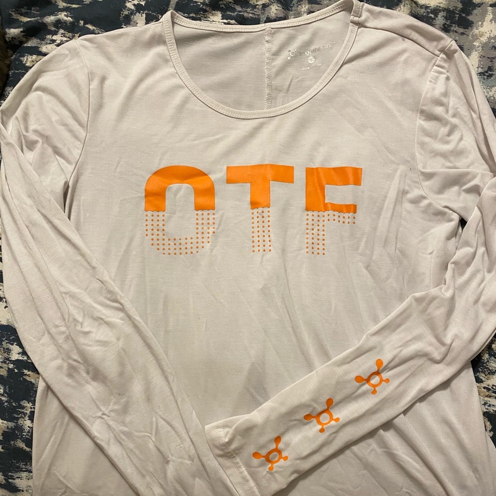 Orangetheory long sleeve size small